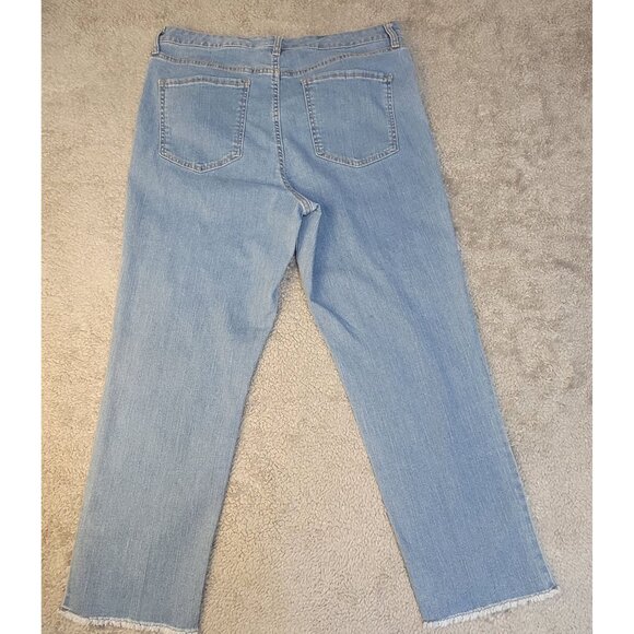 Code Bleu Light-Wash Cropped Denim Jeans with V-Shaped Frayed Hem.  Size:  14 - Picture 2 of 16